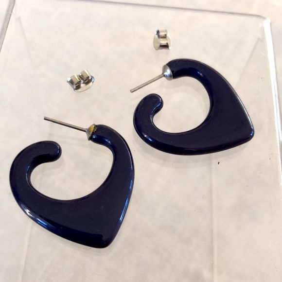 Lucite heart shaped hoop earrings hypoallergenic posts - Picture 3 of 6